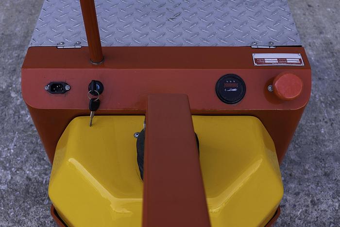 Used 2014 Tow Cart 1300