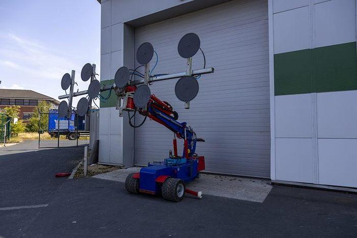 Used Oscar 1000 Plus Glazing Robot