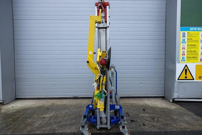 Used Sold - 02/23 - 2008 Wood's Powr-Grip MRT4 Glass Vacuum Lifter