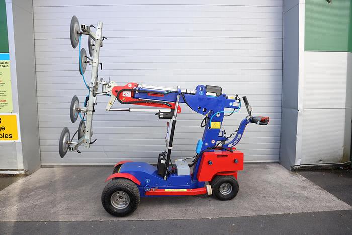 Used 2018 Oscar 600 Offroad Glazing Robot