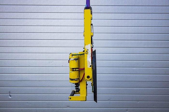 Used 2007 Wood's Powr-Grip MT2 Glass Vacuum Lifter