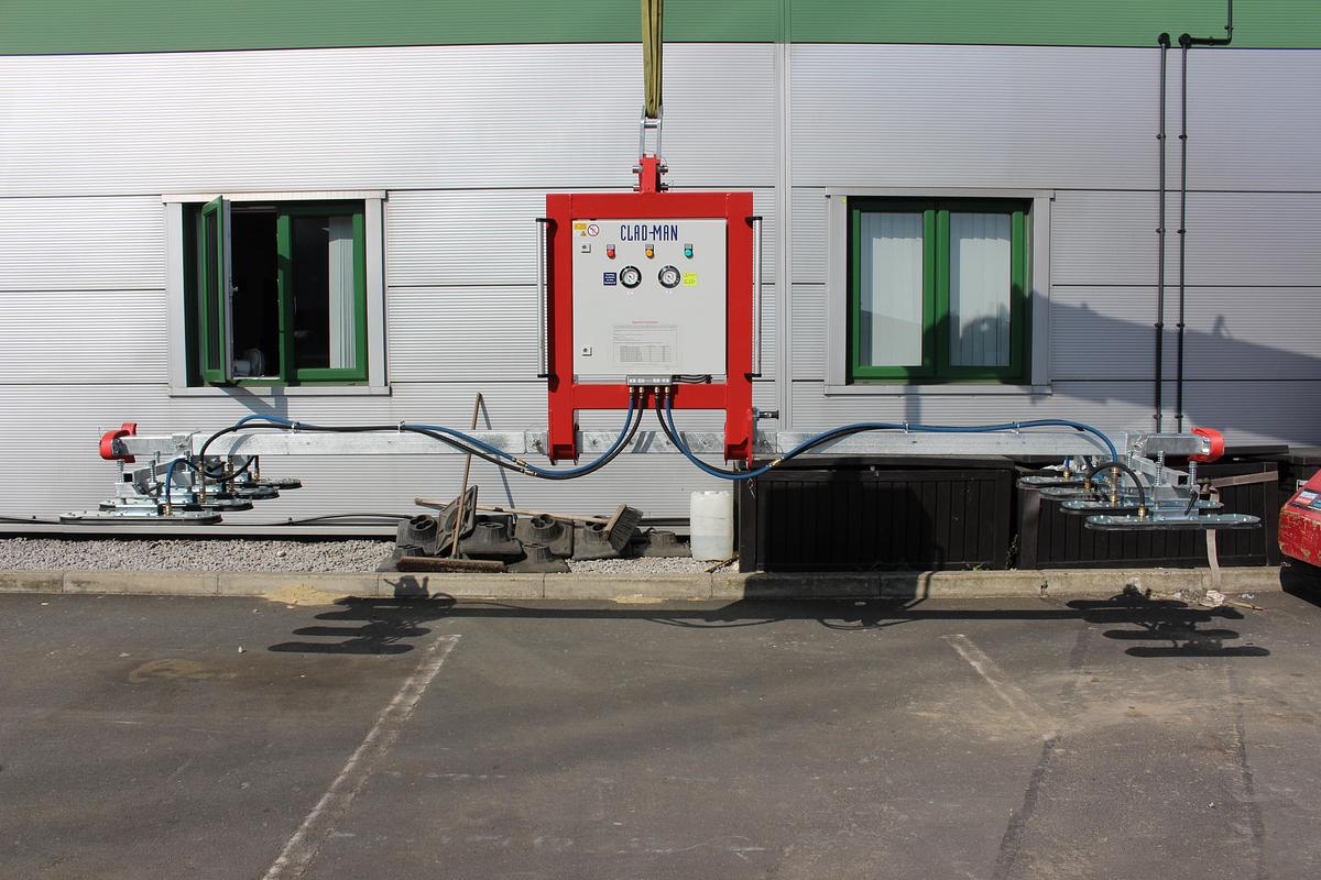 Used 2020 Aerolift Clad-Man