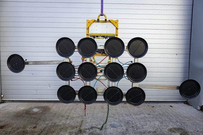 Used Kombi 7211-DS2 Glass Vacuum Lifter