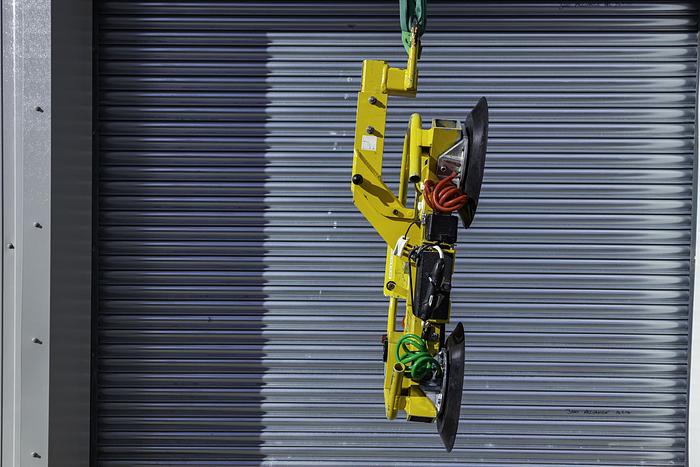 Used 2014 Wood's Powr-Grip MRT4 Glass Vacuum Lifter