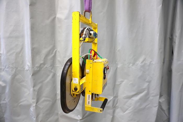 Used 2007 Wood's Powr-Grip MT2 Glass Vacuum Lifter