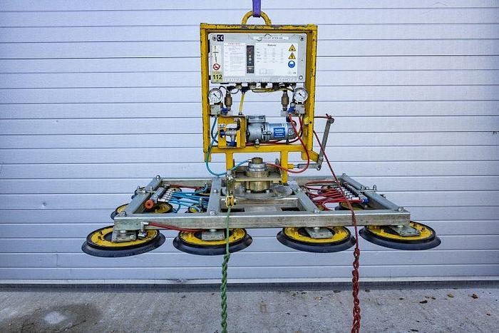 Used Kombi 7211-DS2 Glass Vacuum Lifter