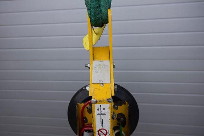 Used Sold - 01/23 - 2011 Wood's Powr-Grip P11104 Glass Vacuum Lifter