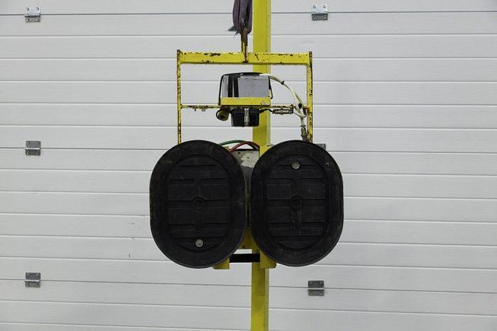 Used Wood's Powr-Grip MT2 Glass Vacuum Lifter