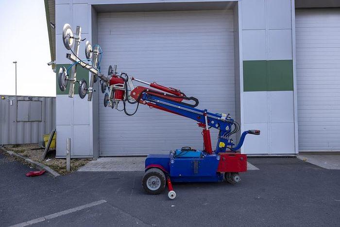 Used Oscar 1000 Plus Glazing Robot