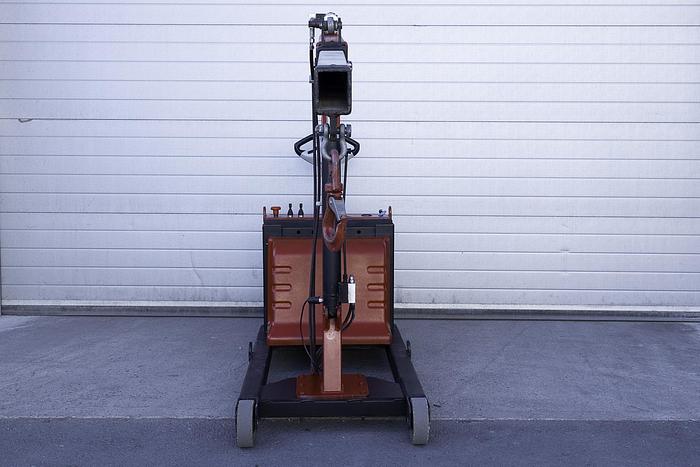 Used 2017  Liftboy 700 Floor Crane