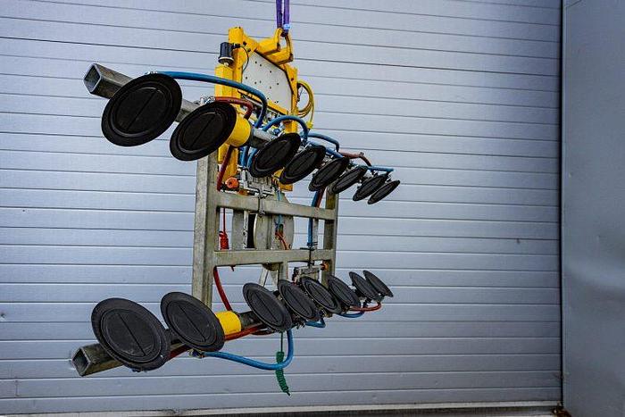 Used Kombi 7211-DSG Glass Vacuum Lifter