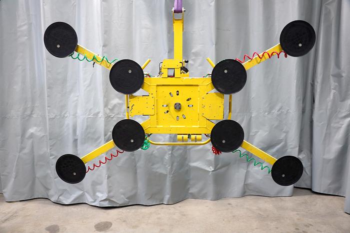 Used 2014 Wood's Powr-Grip MRTA6 Glass Vacuum Lifter