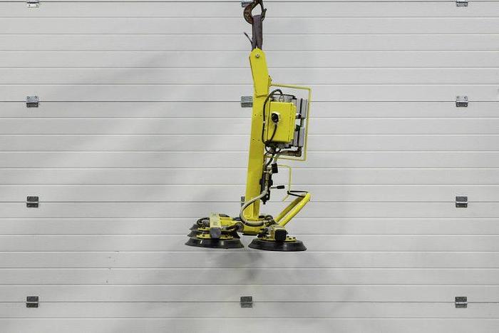 Used Wood's Powr-Grip MT5 Stone Vacuum Lifter