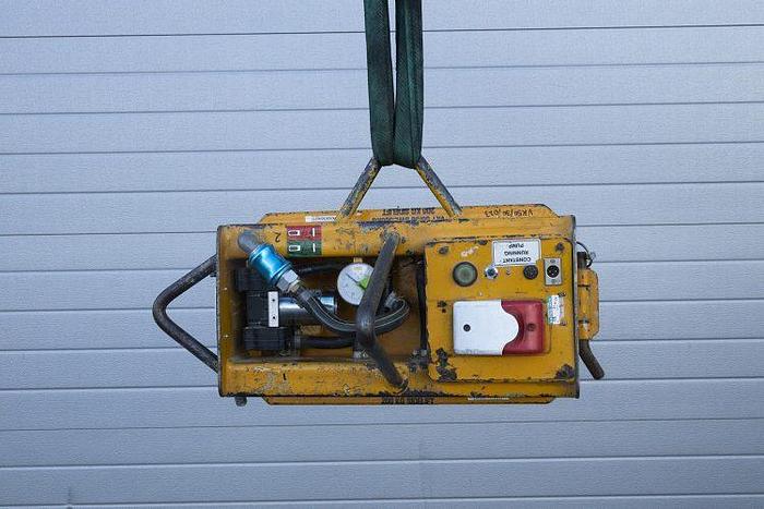 Used SK200 Stone Vacuum Lifter