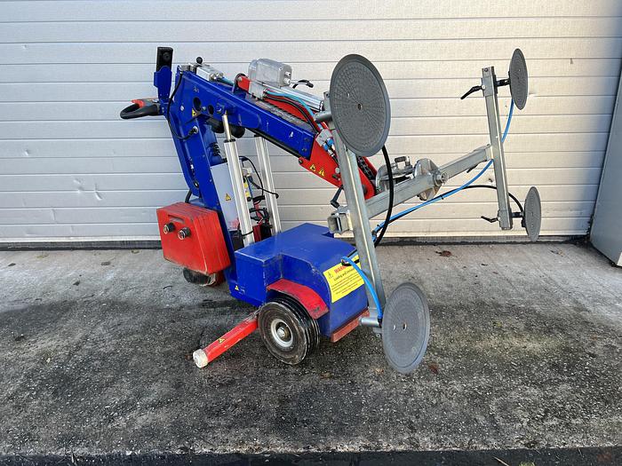 Used 2015 Oscar 280 Glazing Robot
