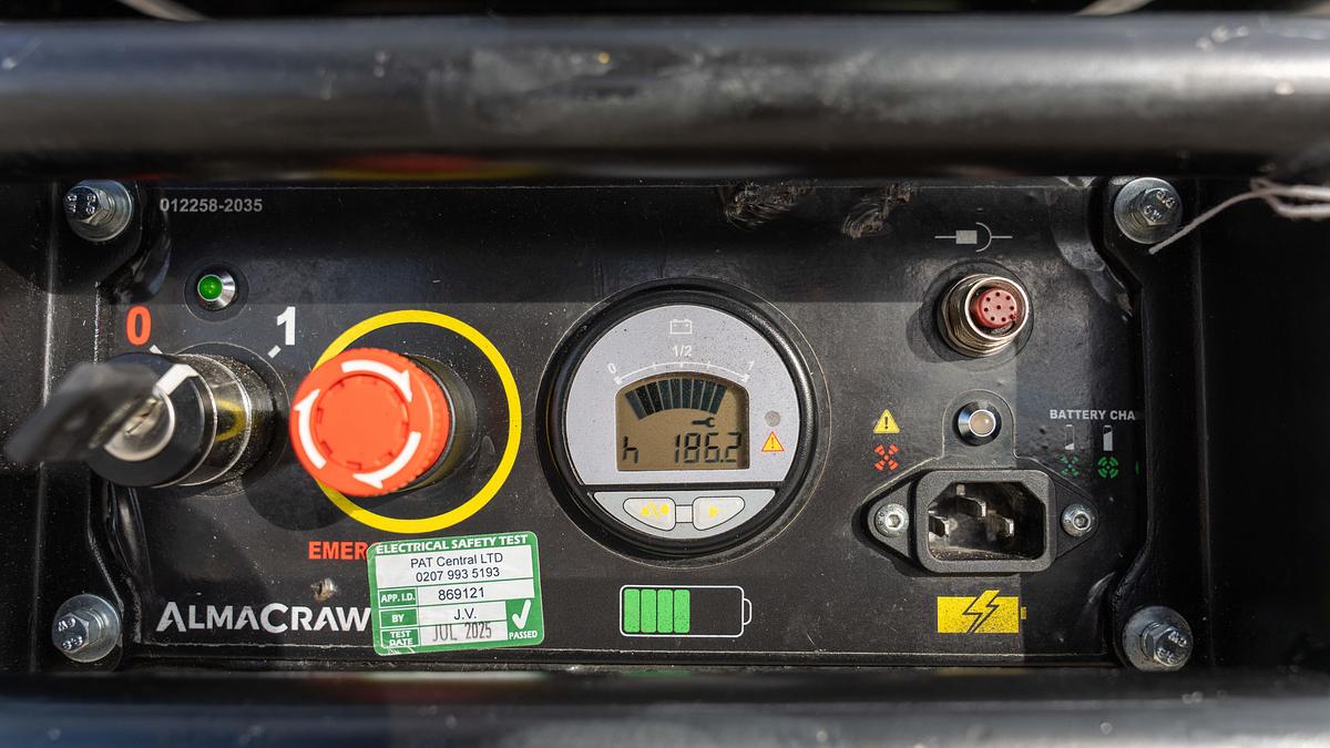 Used AlmaCrawler ML 1.5 FX Tracked Carrier