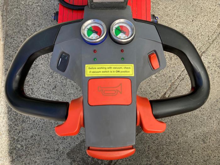 Used 2018 Oscar 600 Offroad Glazing Robot