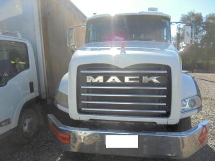 2016 MACK GU 813 E