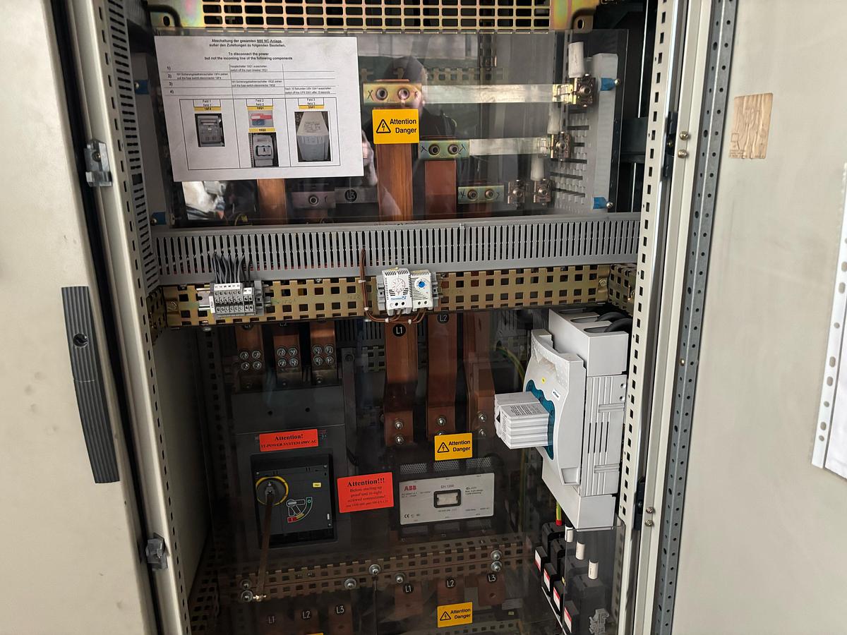 Gebraucht Nordex N 60 1,3 MW Bodensteuerschrank mit Display