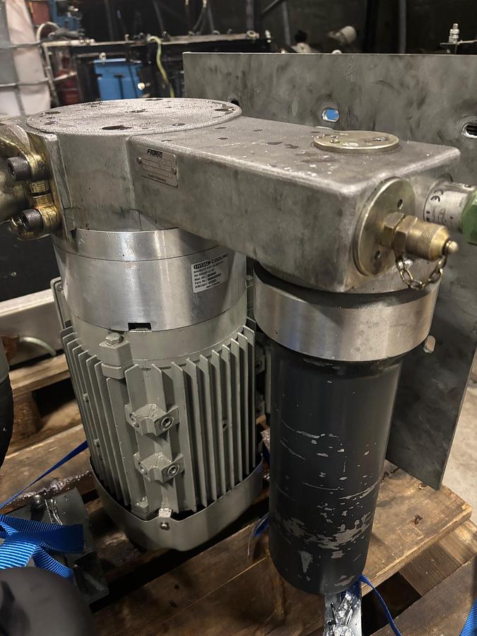 Gebraucht Nec-Micon Getriebeölpumpe HYDAC