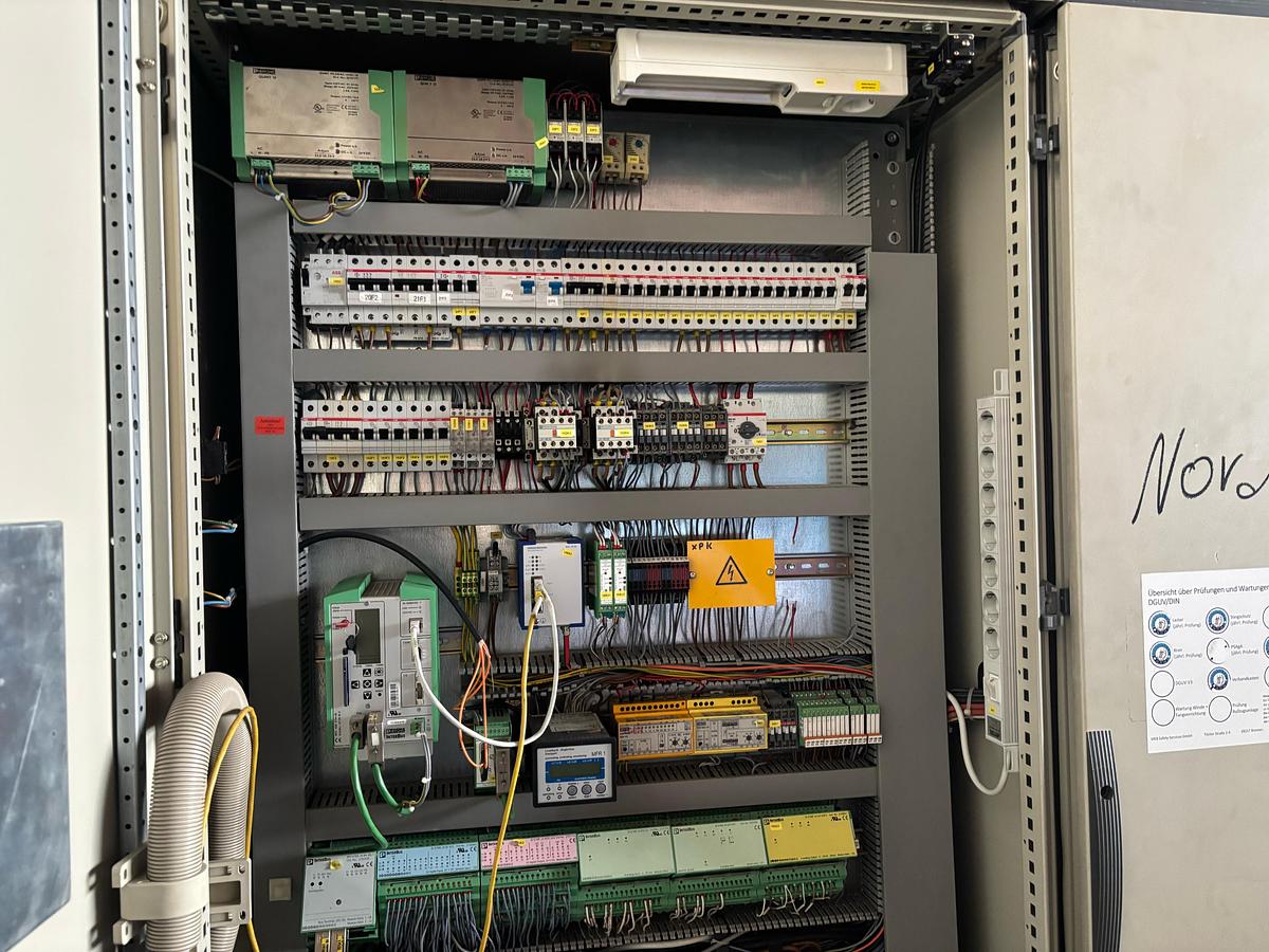 Gebraucht Nordex N 60 1,3 MW Bodensteuerschrank mit Display