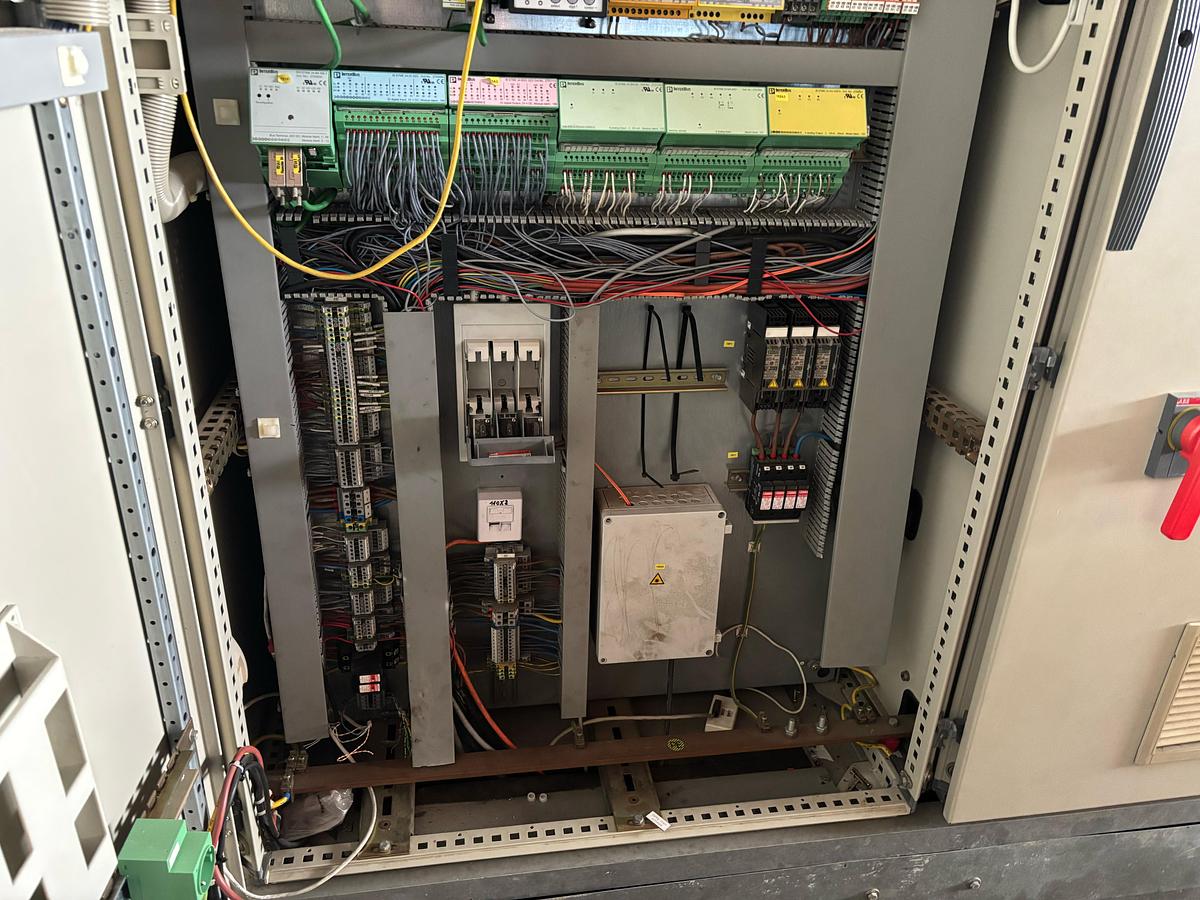 Gebraucht Nordex N 60 1,3 MW Bodensteuerschrank mit Display