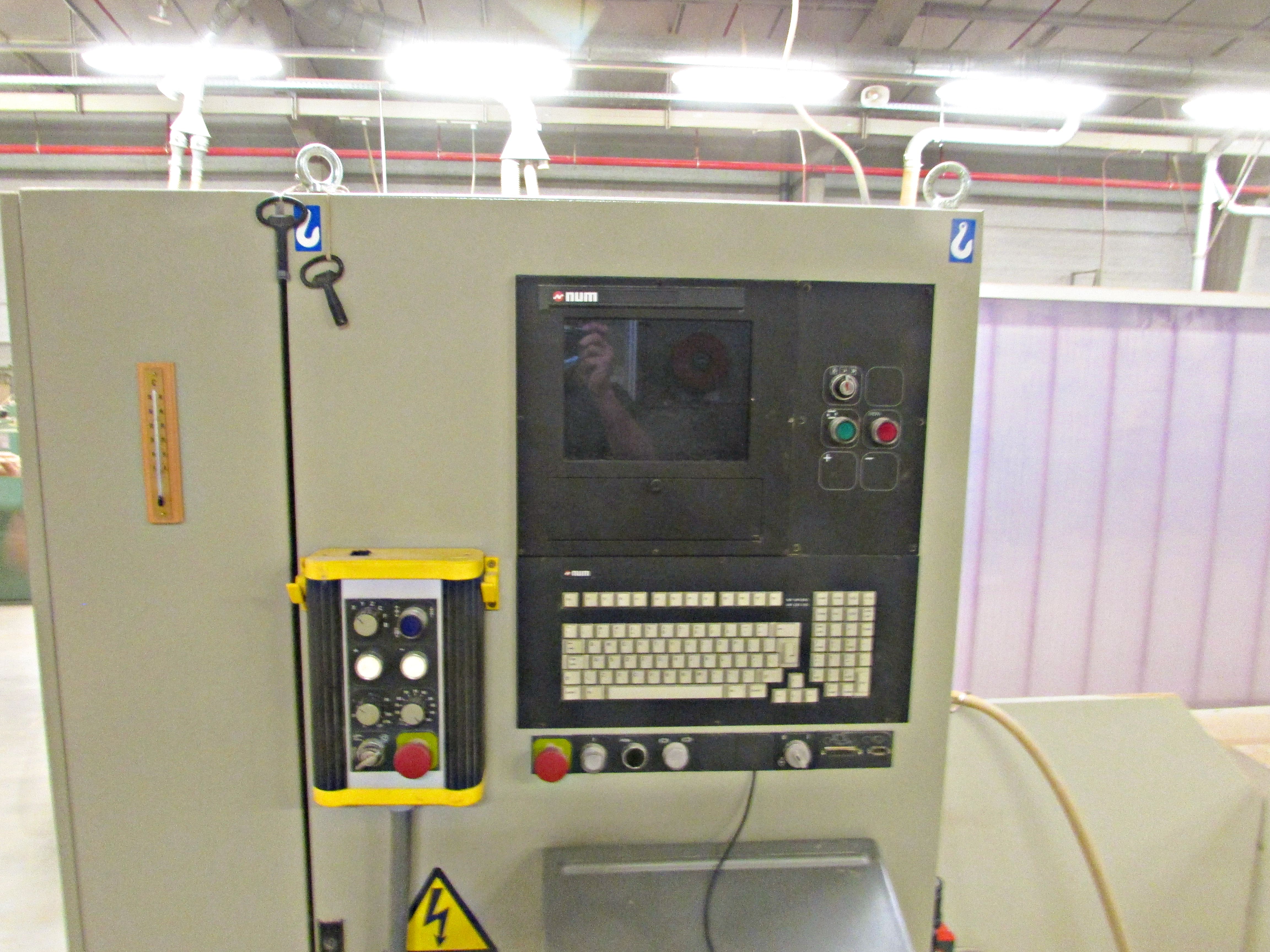 Used SCM Record 220 - 1999