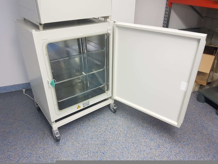Used HERAEUS HeraCell 240 CO2 Incubator