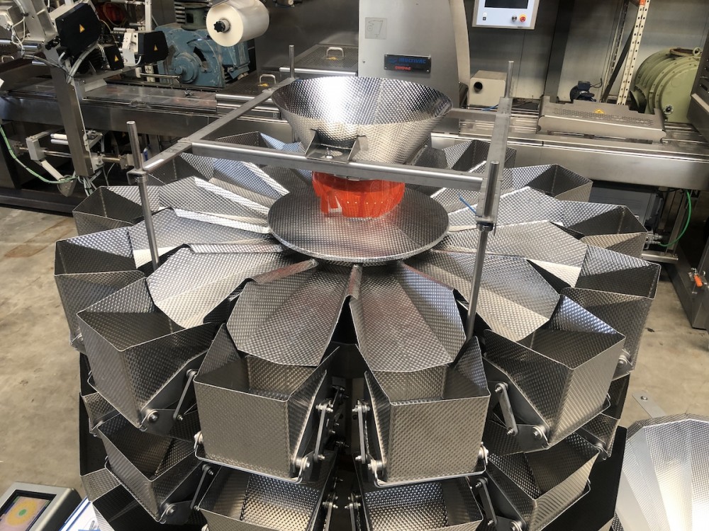 Used Yamato multihead weigher ADW714 SWH