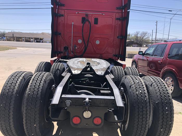 Used 2015 Freightliner Cascadia