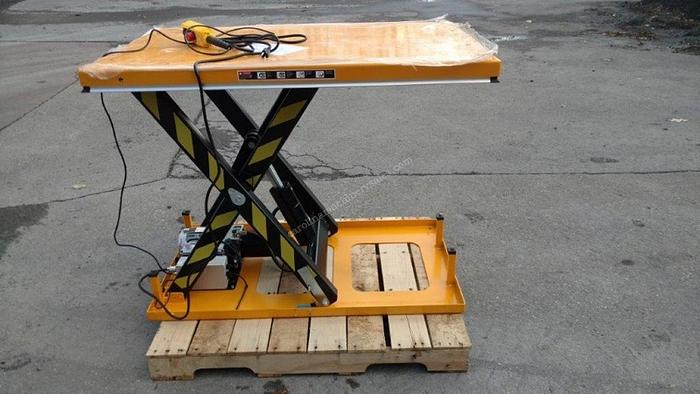 Used Unknown 2000 lb Scissor Lift Table