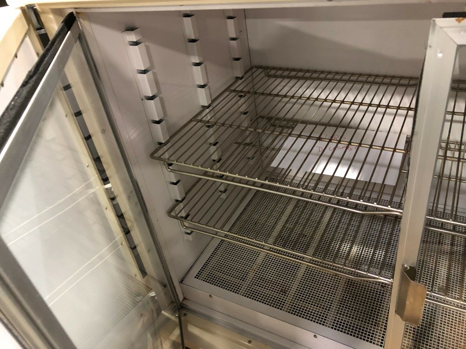 Used Blue-M Stabil-Therm Dry Type 300A Bacteriological Incubator (10 Cu-Ft)