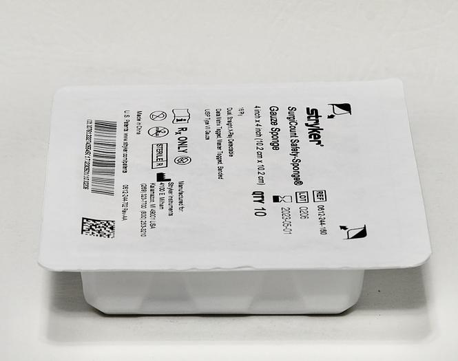 0612-244-160: STRYKER SURGICOUNT SAFETY-SPONGE GAUZE SPONGE, 4" X 4", DUAL, STRAIGHT, 16 PLY, X-RAY DETECTABLE