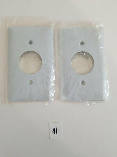 *NEW - QTY OF 2* HUBBELL SA7 Single Receptacle Plate,1 Gang + FAST SHIPPING