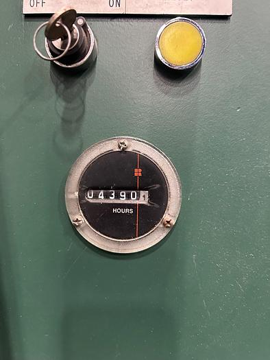 Used International 1295 - Horizontal Baler