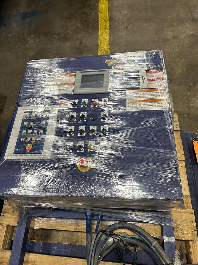 Refurbished American DC6343-830 Horizontal Auto-tie Baler