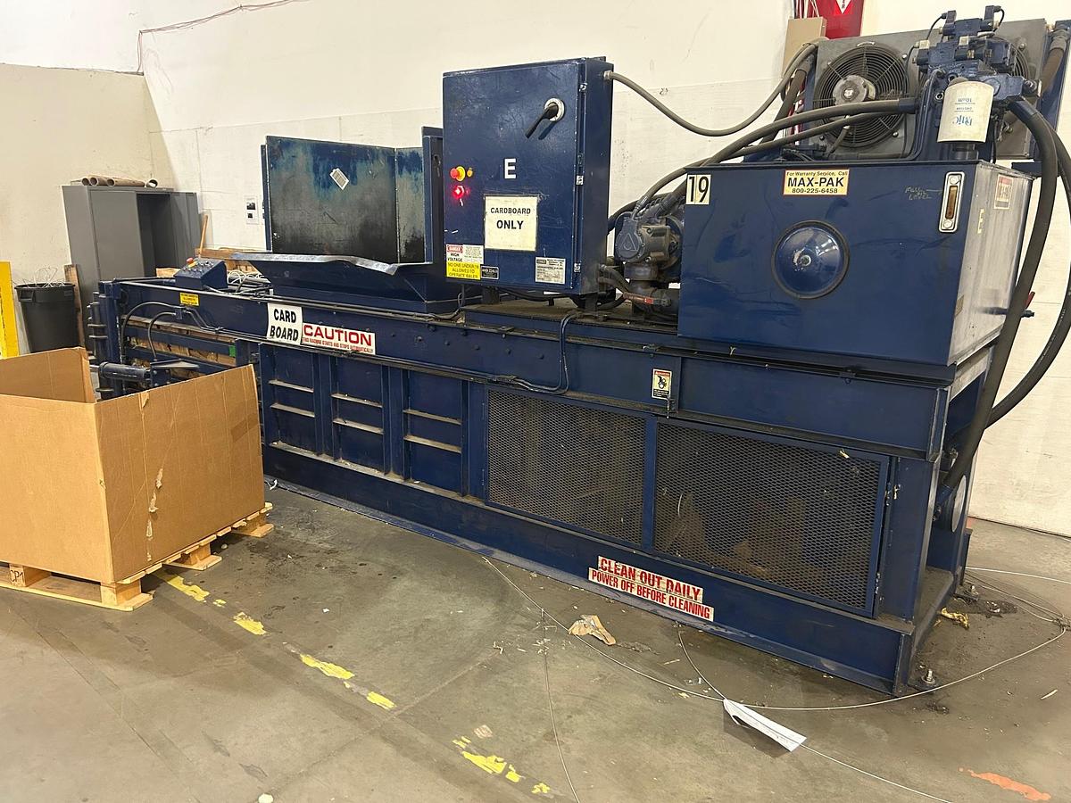Refurbished Max-pak HCE4260-48 Horizontal Baler