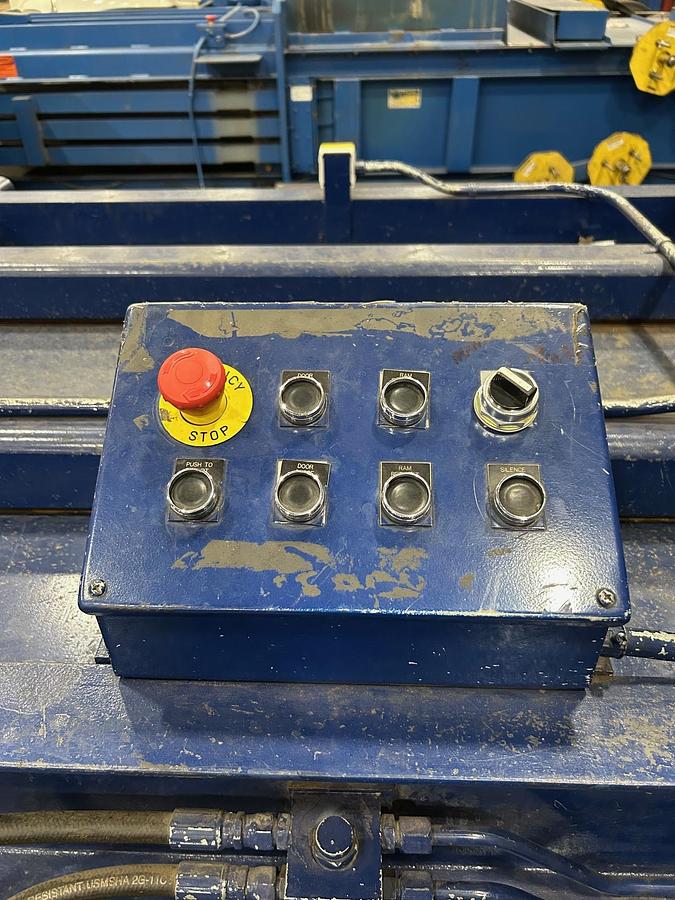 Refurbished Max-pak HCE4260-48 Horizontal Baler