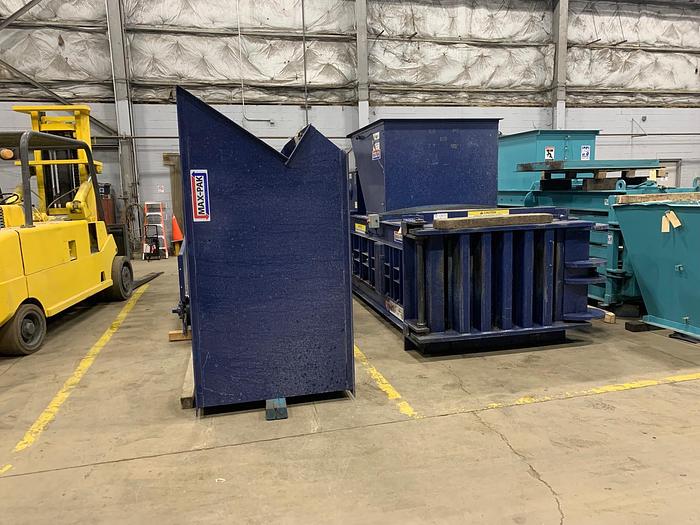 Used Used Max-pak Full Eject w/ Conveyor