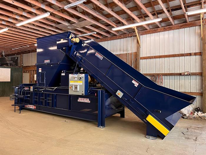 Max-Pak Full Eject Horizontal Baler