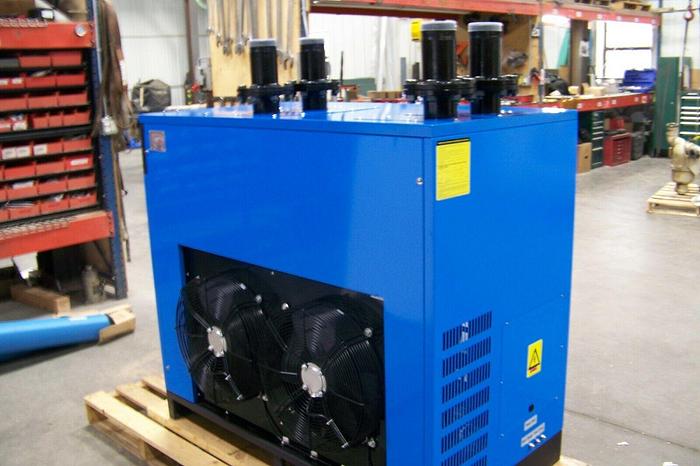 Dry- Max MRAD-750 Refrigerated air dryer 750 cfm W/ pre and after filter