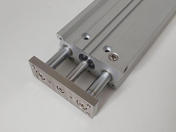 Kompaktzylinder mit 2 Führungsstangen, MGPM20-300Z, SMC neu