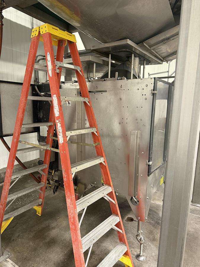 Used Pacmac 9500 with Ishida Scale