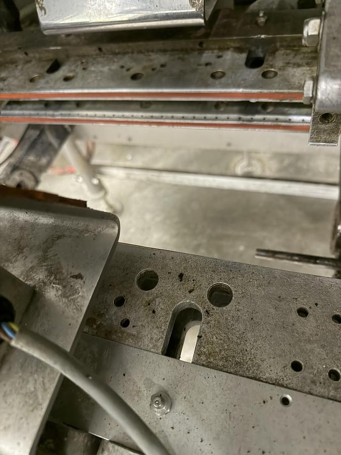 Used Pacmac 9500 with Ishida Scale