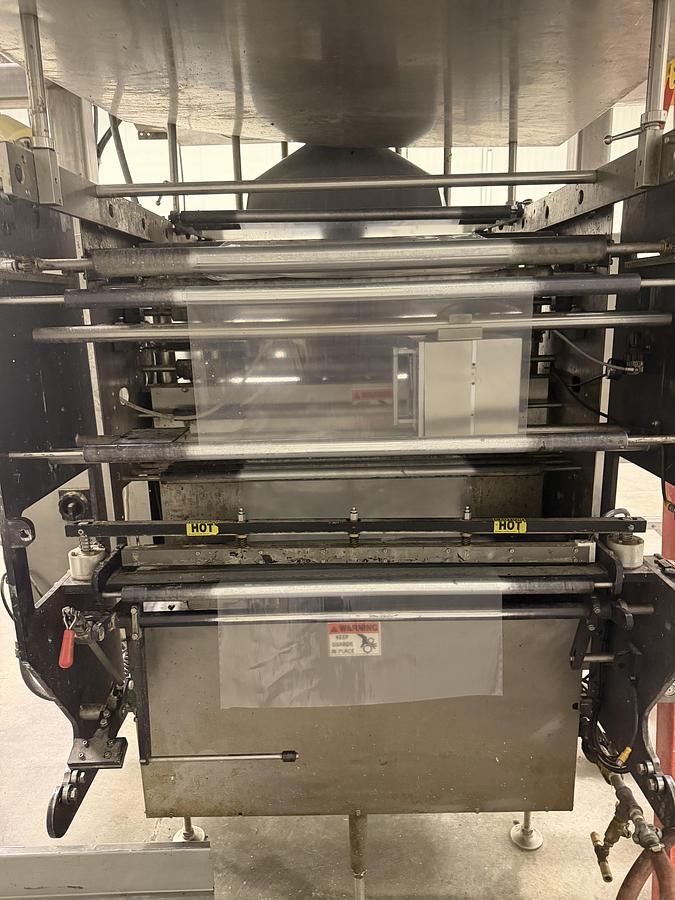 Used Pacmac 9500 with Ishida Scale