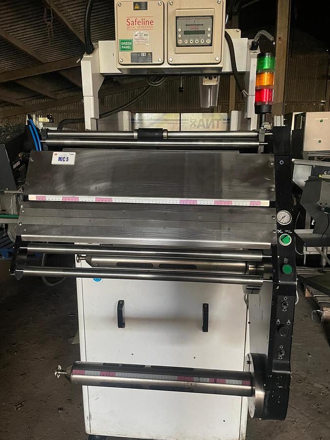 Used 2009 TNA R2Ci-320-RDJ Vertical Bagger