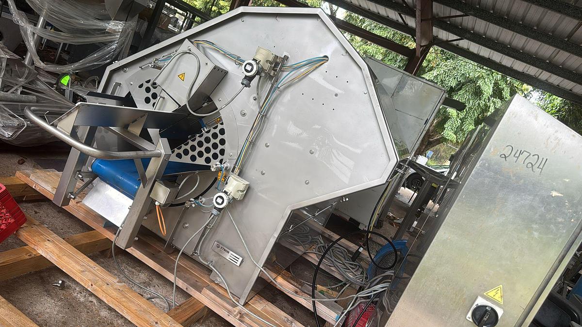Used 2017 FTNON 4-Postion Bell Pepper & Onion Corer and Segmenter