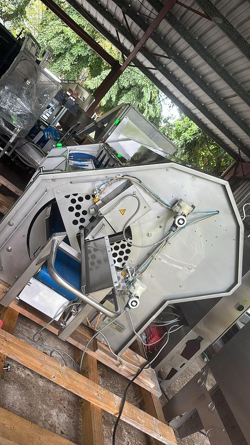 Used 2017 FTNON 4-Postion Bell Pepper & Onion Corer and Segmenter