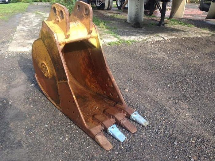 Used 24" CF 60mm Pin Diameter, Face Spread 10 1/8" Pin Spread 18 1/2"- 14 1/2" Two...