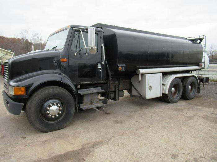 Used 2001 INTERNATIONAL 8100